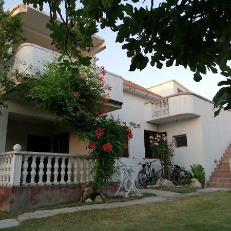 Apartmani Petra Vrsi Ngoại thất bức ảnh