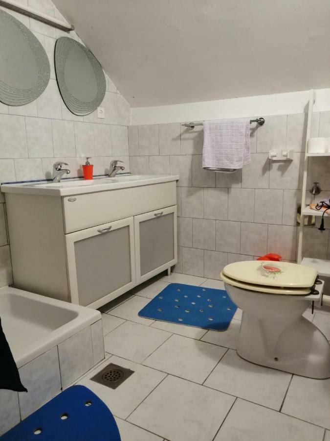 Apartmani Petra Vrsi Ngoại thất bức ảnh